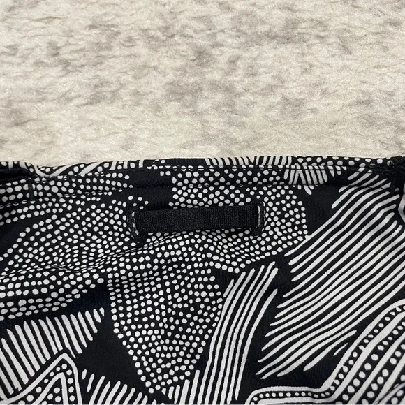 Lululemon Goal Crusher 7/8 Tight in Dottie Tribe White Black / Black - Picture 11 of 16